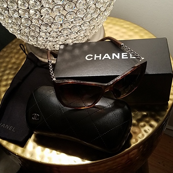 Sunglasses - Picture 1 of 5
